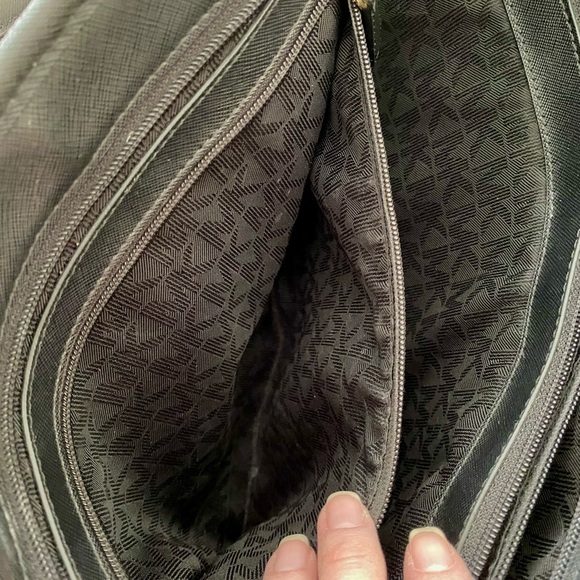 Black Michael Kors purse - Picture 4 of 10